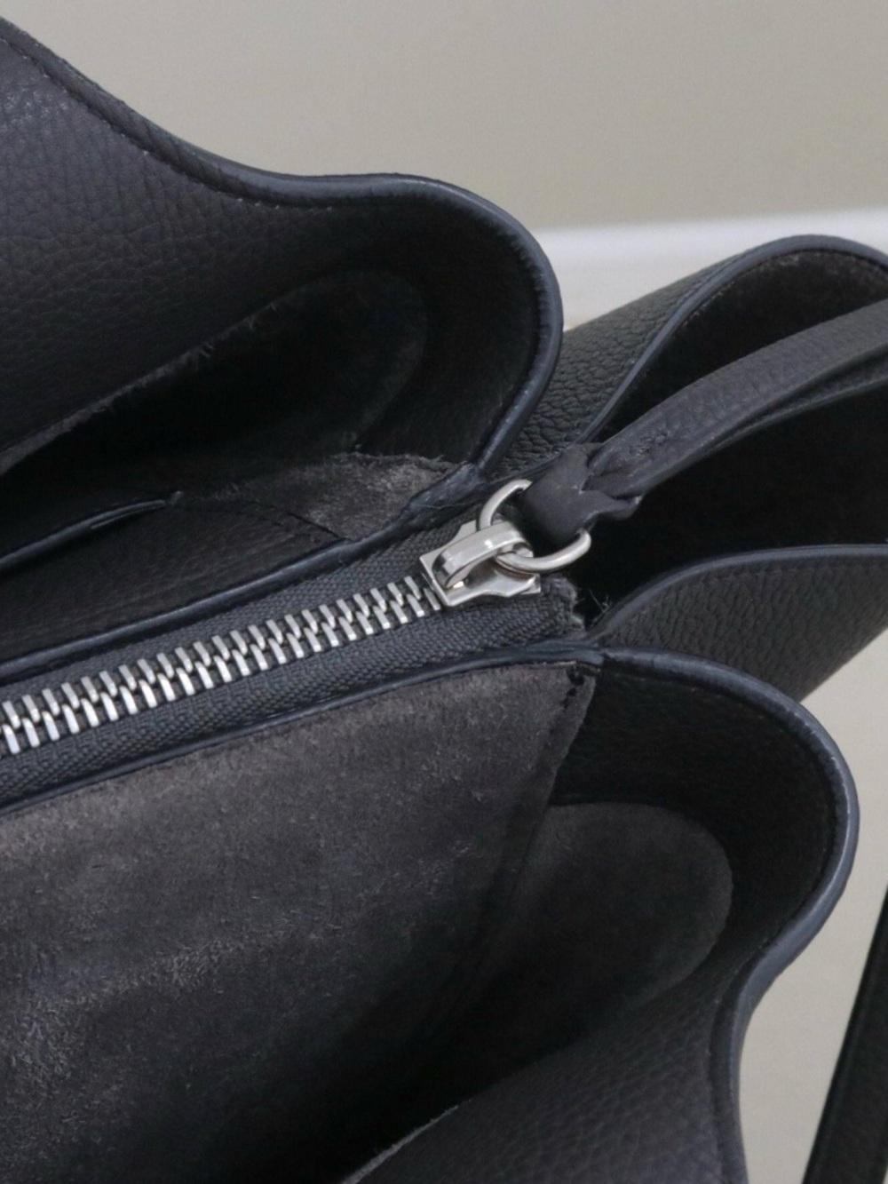 Celine Black Leather Shoulder Tote - Picture 6 of 8